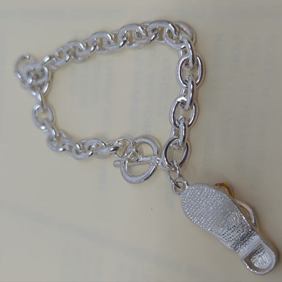 Silver 5mm Rolo Chain Bracelet 8” L Toggle Clasp / Yellow Flip Flop with Red Hat - Picture 9 of 9